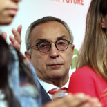 El presidente del COE responde a los críticos con Botella:"Hay que ver el nivel de inglés que tiene la gente"