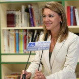 Cospedal exige un trato preferente para la asignatura de religión mientras los jóvenes confían más en McDonald's