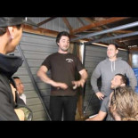 Le gastan una broma cambiando el agua de su casa por cerveza