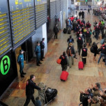 AENA Aeropuertos perdió 70 millones en 2012 pero su alta dirección se subió el sueldo un 30%