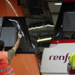 Quince heridos leves en el choque de dos trenes en la estación de Sants