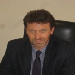 "La nueva reforma energética cierra las puertas al autoconsumo de los ciudadanos para beneficiar a las eléctricas"