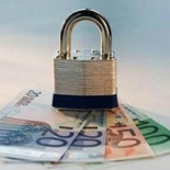 El Gobierno decide que todos avalaremos 50.000 millones más a la banca