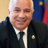 El eurodiputado que siempre ha votado sí en las últimas 541 votaciones del Parlamento Europeo