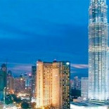 Ser becario en una embajada española en el extranjero es una ruina