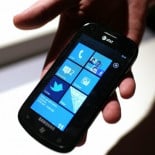 Medio centenar de rumanos irrumpe en un supermercado y come sus productos sin pagarlos