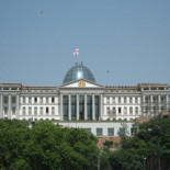 ¿Por qué hay 14 países del mundo que afirman tener más de una ciudad capital?