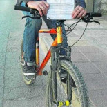 Quitan seis puntos del carné a un menor de Murcia por ir en bici en sentido contrario