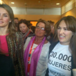 Suspenden el besamanos a Letizia para evitar que sea fotografiada junto a una camiseta contra los recortes sanitarios