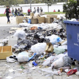 Los barrenderos de Madrid animan a realizar un botellón solidario