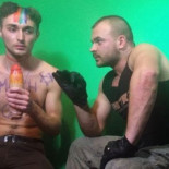 Neonazis rusos graban torturas a ex concursante gay de Factor X [ENG]