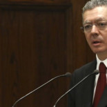 Gallardón se rompe dos costillas en un accidente doméstico