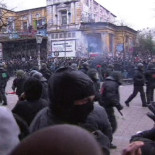 Más de cien policías heridos en un desalojo en Hamburgo