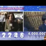 Telemadrid tapa las protestas en sus conexiones de los premiados por la Lotería