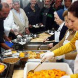 Colapso en los comedores sociales de España por el Día de Navidad, pero los políticos lo ocultan o lo niegan