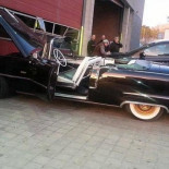 El coche del rey Baltasar, sin frenos, se estrella contra el parque de Bomberos