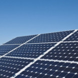 El 'New York Times' lleva a su portada el golpe a las renovables en España