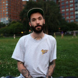 El artista que se fabricó una nueva identidad (totalmente legal) gracias a internet