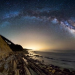 Una Galaxia se levanta sobre el Océano Pacífico, la Vía Láctea