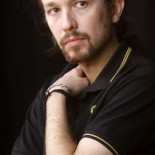 "No es aceptable que quien congela el salario mínimo en 645 euros cobre 7.000"