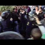 Brutal carga de los antidisturbios en la protesta contra Wert en Tenerife