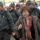 La alcaldesa de Rascafría, escoltada para salir del pueblo por negarse a recuperar la gestión del agua