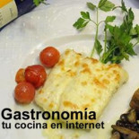 La espectacular ola que azotó a decenas de personas en Gijón