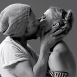 La belleza del beso por primera vez entre desconocidos [ENG]