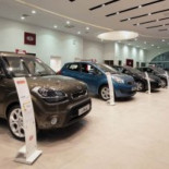 Brutal reacción de un policía al cruzarse con un grafitero