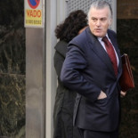 Las escrituras enviadas por el PP a Ruz desmienten a Cospedal: Bárcenas tuvo poderes hasta 2010