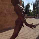 El Arzobispado ordena retirar estatua de hombre desnudo en Aranda de Duero