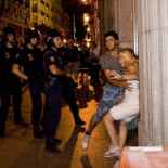 Katherina: "El antidisturbios que me abofeteó debería estar suspendido de empleo y sueldo"