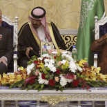 El Congreso no deja a Alberto Garzón preguntar por los viajes del rey