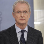 Morenés apuesta por dar "normalidad" a la presencia de militares de uniforme en las calles