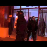 Mossos apaleando dentro de los portales [CAT]