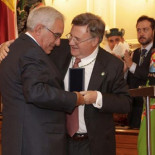 Un diputado del PP se empadrona en un despacho de abogados que le permite cobrar 1.823 euros todos los meses