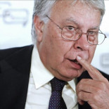 Felipe González defiende la monarquía y pide a las Juventudes Socialistas que "sean democráticas”.