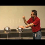 Profesor vs. 200.000 voltios: cómo convertir una aburrida clase en un rato de emoción e intriga