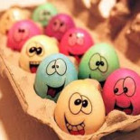 "Por huevos", no: se escribe "por uebos"