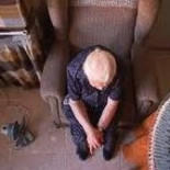 "Las verdaderas necesidades de una persona mayor, con una pensión de vergüenza, viviendo sola..."