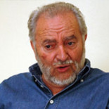 Anguita dice que la abdicación del Rey es una operación para facilitar la “segunda restauración borbónica”