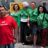 Una mujer teme perder su empleo después de que el director de un banco fuese a su trabajo a reclamarle la hipoteca