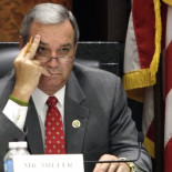 Congresista de Florida: "Si los humanos son causantes del cambio climático,  ¿por que se extinguieron los dinosaurios?"