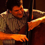 La seguridad del aeropuerto destroza el contrabajo de John Patitucci en un control "rutinario" [ENG]