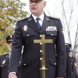 El jefe antiterrorista de Policía cuela a su hija en una operación para el periódico de la facultad