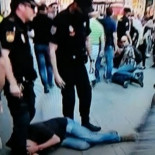 La Policía retiene a cinco personas que gritaban "¡Viva la República!" [Vídeo]