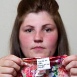 Compró un vestido en Primark (que traía un mensaje oculto) [PT]