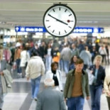 Europeizando' el día: el Gobierno abre la puerta al regreso de España al huso horario de Londres