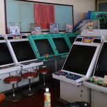 Compra un local cerrado y encuentra un salón recreativo de los 90