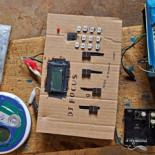 El niño que aprendió electrónica en un vertedero de Sierra Leona